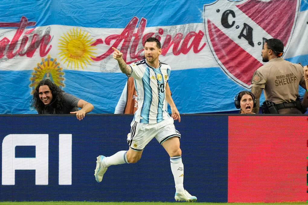 Messi phá loạt cột mốc World Cup