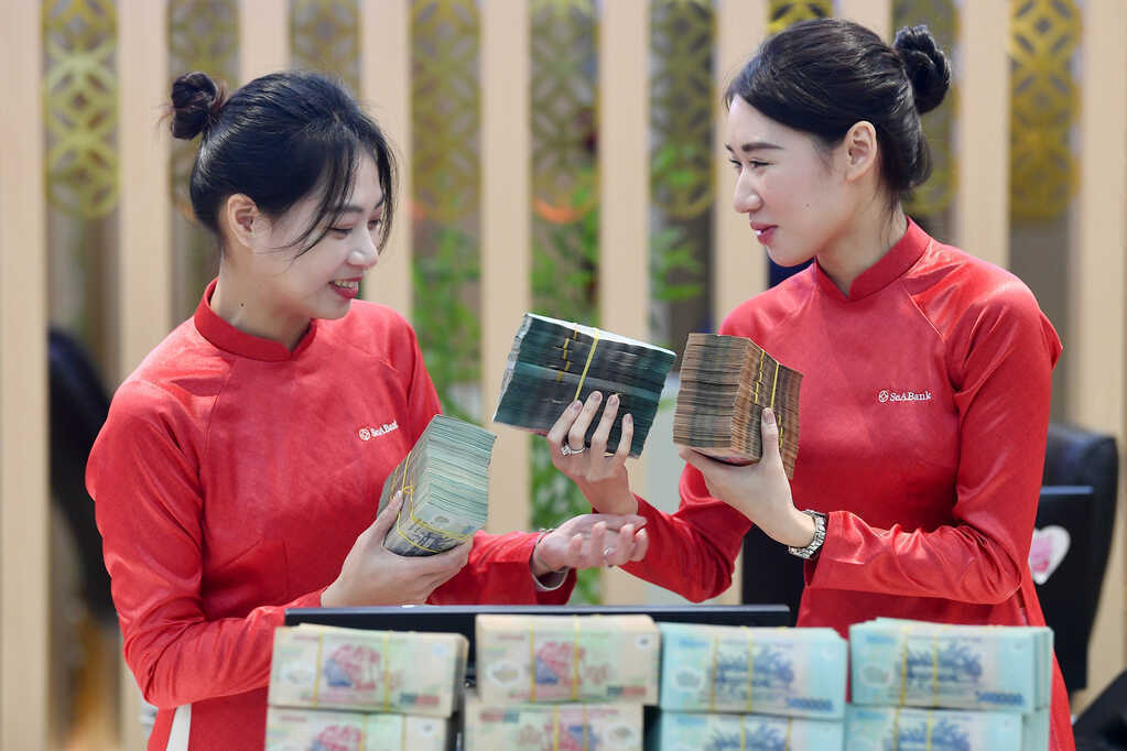 Lãi suất ngân hàng hôm nay 7/7/2026: Ngân hàng hào phóng mời săn lãi suất như săn sale