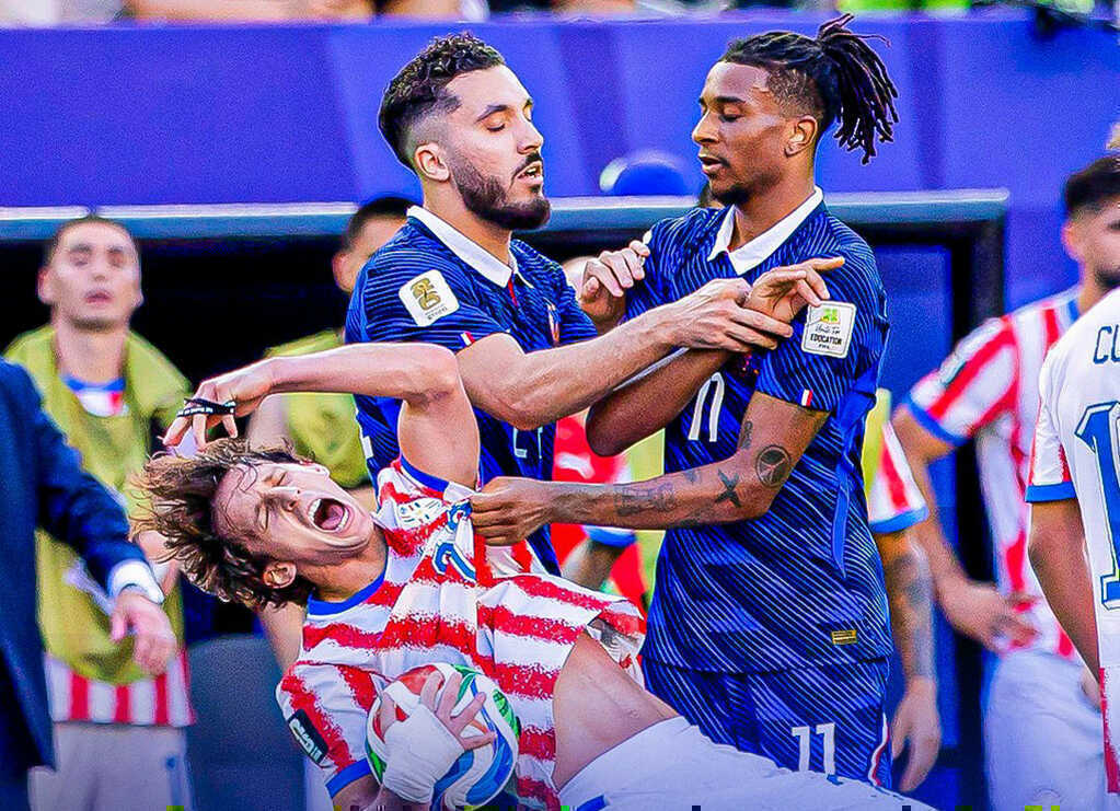 FIFA báo tin buồn cho tuyển Pháp
